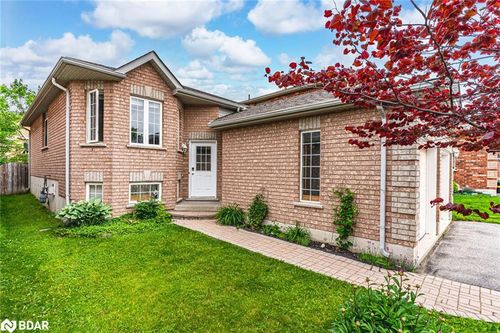 76 Holly Meadow Rd, Barrie, ON, L4N0A2 | Card Image