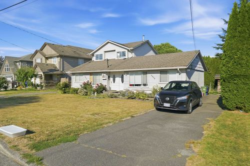 9458 Menzies St, Chilliwack, BC, V2P5Z4 | Card Image