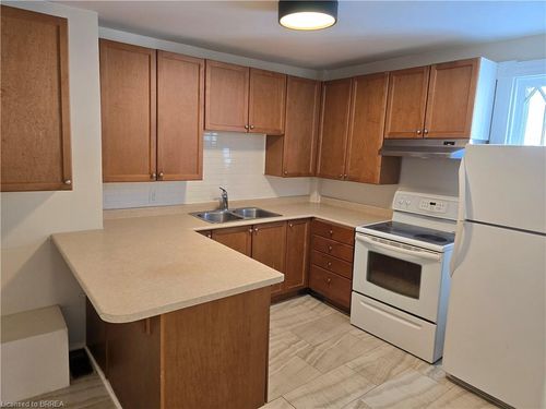 upper-60 Lynnwood Ave, Simcoe, ON, N3Y2V6 | Card Image