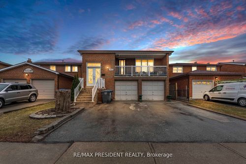 3952 Longo Cir, Mississauga, ON, L4T4C7 | Card Image