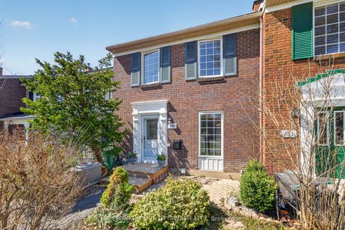 285 Monterey Drive, South of Baseline to Knoxdale, ON, K2H7B1 | Card Image