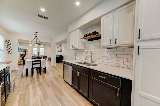 4405 Button Bend Cir, House other with 4 bedrooms, 2 bathrooms and 2 parking in Austin TX | Image 10