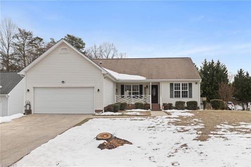 5800 Edgebrook Ct, Jamestown, NC, 27282-8579 | Card Image