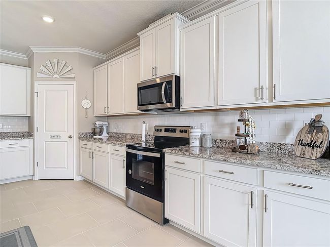 Kitchen - Closet Pantry - | Image 17