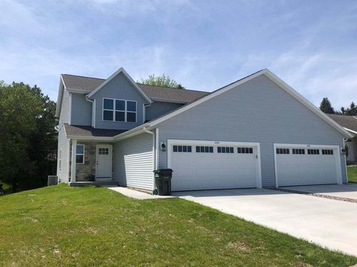 2105 Daisy Drive, West Bend, WI, 53090 | Card Image