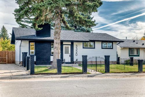 3320 60 St Ne, Calgary, AB, T1Y3S9 | Card Image