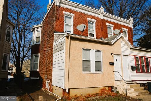 413 Walnut St, DARBY, PA, 19023-2828 | Card Image