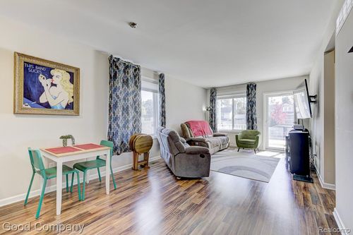 28 W Jarvis Ave, Hazel Park, MI, 48030-1726 | Card Image