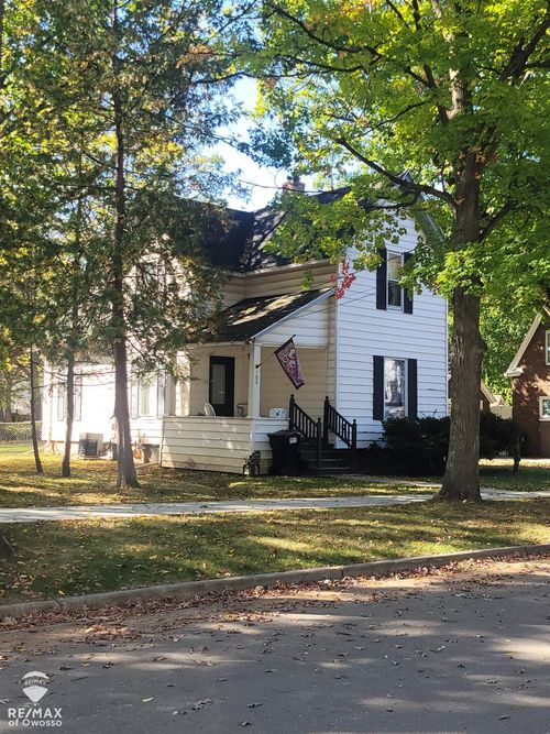 709 Lee Street, Owosso, MI, 48867 | Card Image