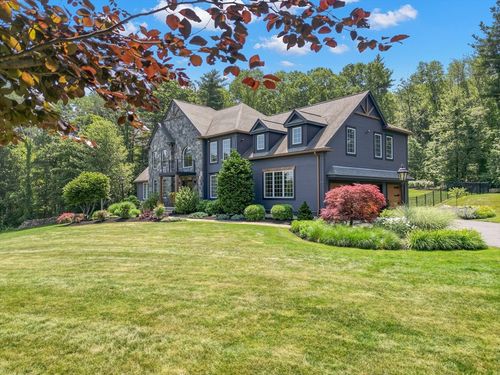4 Crescent Meadow Ln, Georgetown, MA, 01833-1337 | Card Image