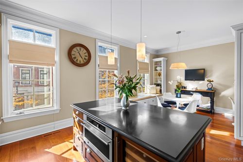 12 Rivers Edge Dr, Tarrytown, NY, 10591-7505 | Card Image