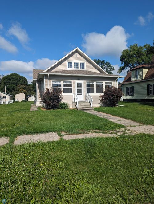 104 Main St, Lisbon, ND, 58054-4034 | Card Image