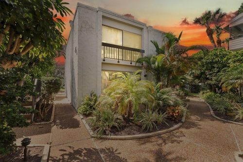 135-1555 Tarpon Center Dr, VENICE, FL, 34285-1040 | Card Image
