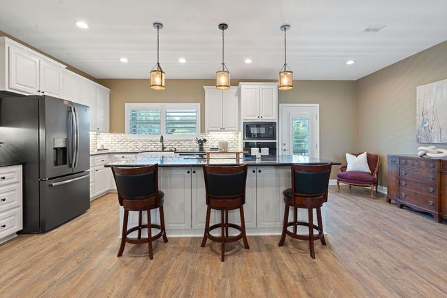 176 Cedar Creek Cir, Home with 5 bedrooms, 7 bathrooms and null parking in Cedar Creek TX | Image 6