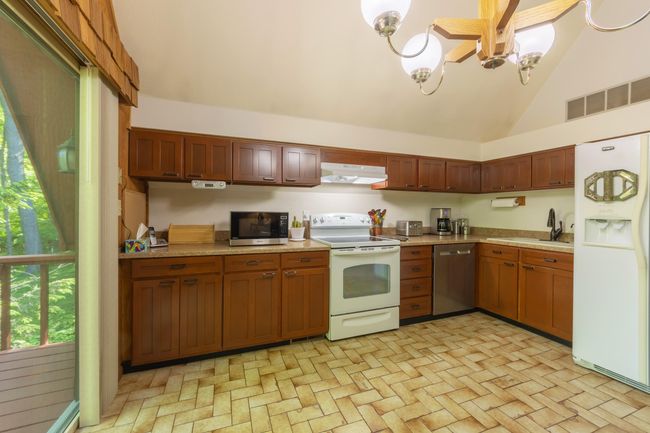 Kitchen | Image 9