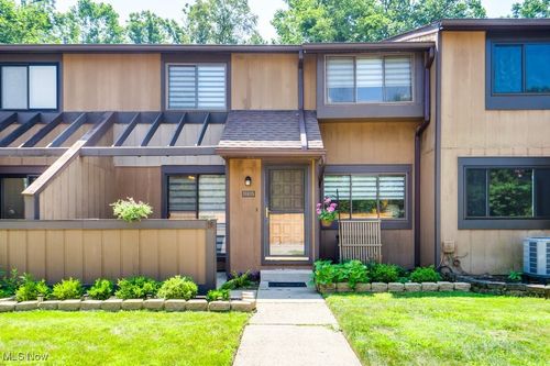 11445 Harbour Light Dr, North Royalton, OH, 44133-2601 | Card Image