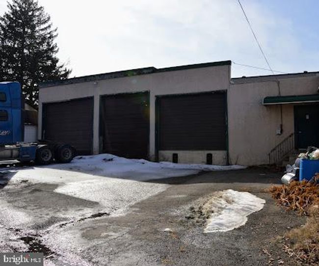 138 W 21 St St, Home with 0 bedrooms, 0 bathrooms and null parking in Hazleton PA | Image 4