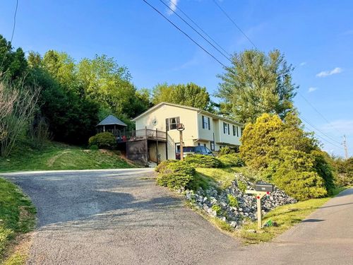 203 Fair St, Pounding Mill, VA, 24637-4054 | Card Image