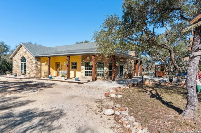 381 Camino Primero, House other with 3 bedrooms, 2 bathrooms and null parking in Leakey TX | Image 47