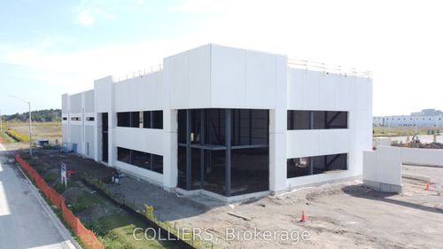 310 Addison Hall Cir, Aurora, ON, L4G3X8 | Card Image