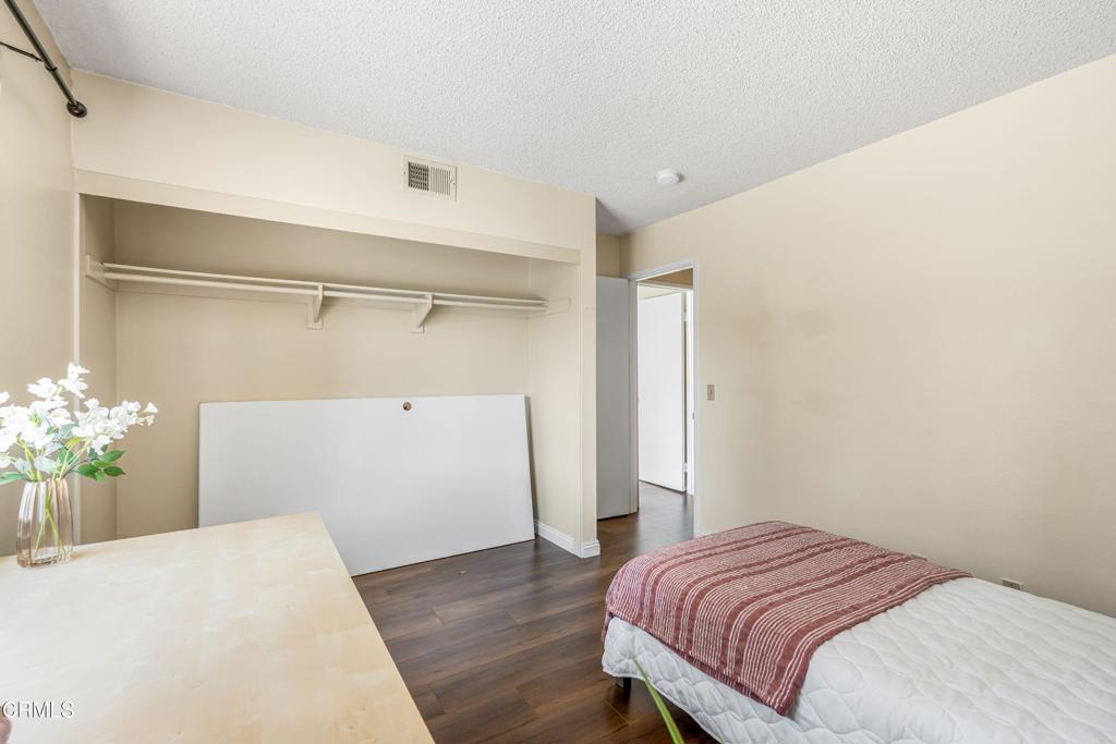 Residential in Winnetka 3