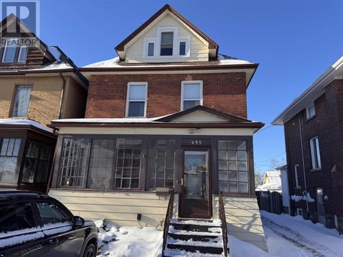 635 Catherine St, Thunder Bay, ON, P7E1L4 | Card Image