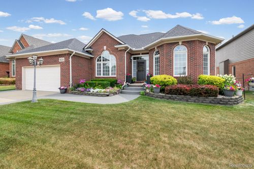 56334 Birkdale Dr, Macomb, MI, 48042-1132 | Card Image