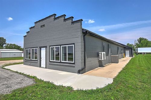 612 E Front St, Stanwood, IA, 52337-9771 | Card Image