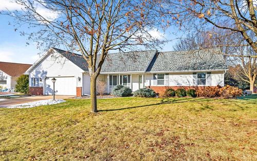 N1351 Westgreen Drive, Greenville, WI, 54942 | Card Image