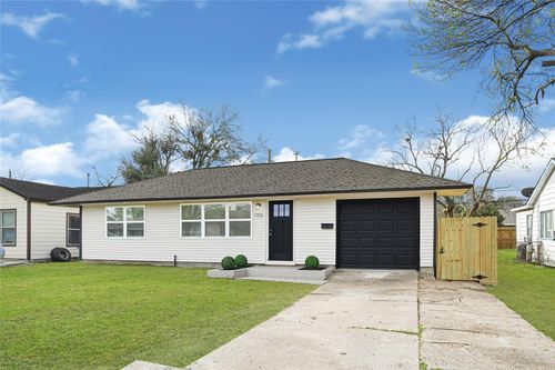 1106 Pauline Ave, Pasadena, TX, 77502-5040 | Card Image