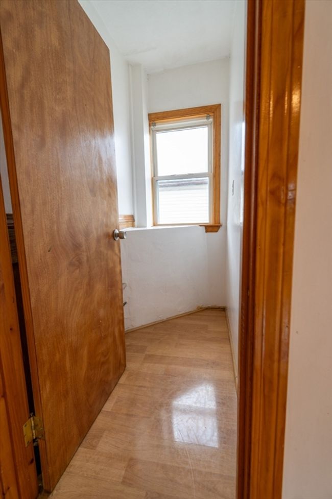 2 - 158 Main St, Condo with 3 bedrooms, 1 bathrooms and null parking in Quincy MA | Image 16