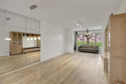 106-9041 Sunrise Lakes Blvd, Sunrise, FL, 33322-6048 | Card Image
