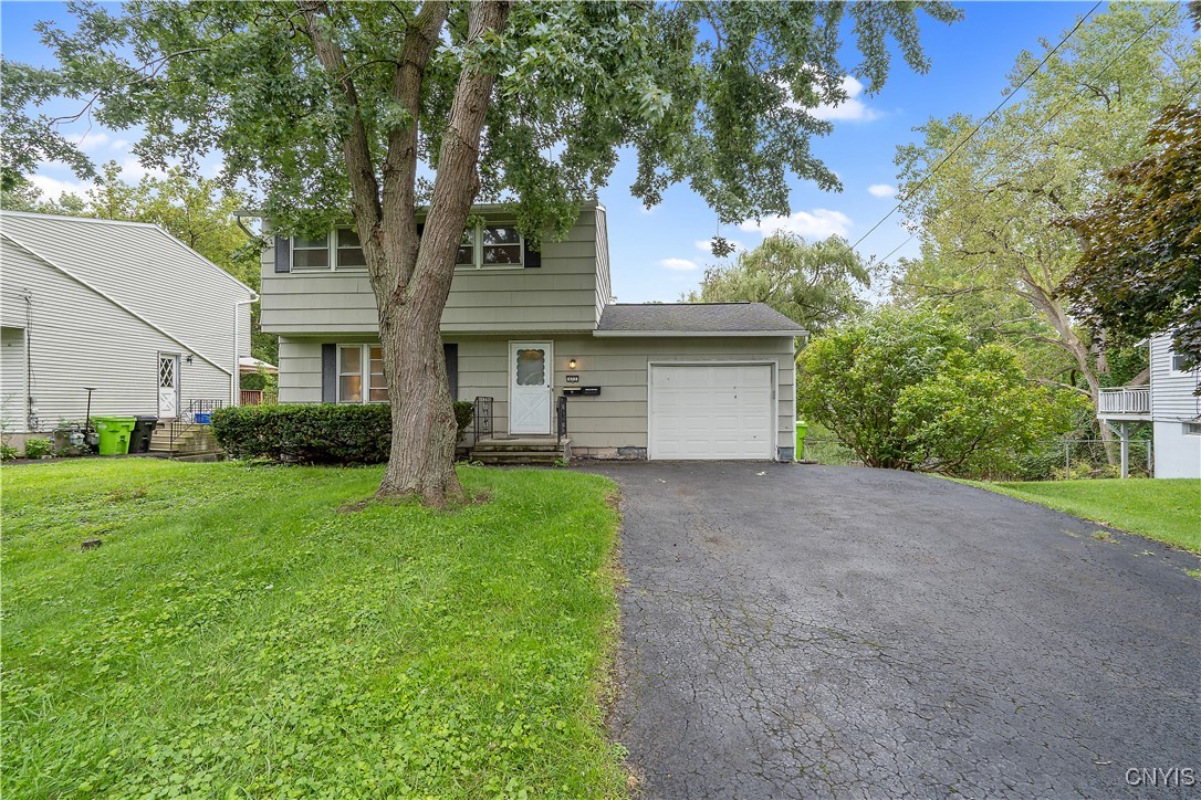 Sunflower Dr, Liverpool, NY 13088