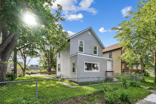 2433 16th Ave S, Minneapolis, MN, 55404-3905 | Card Image