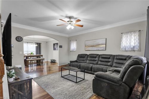 2624 Woodland Ave, Norfolk, VA, 23504-3736 | Card Image