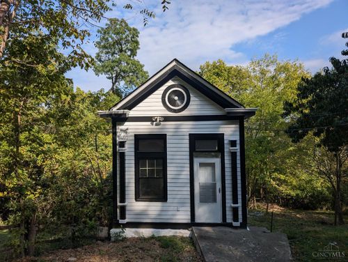 2564 Linden St, Cincinnati, OH, 45225-2025 | Card Image