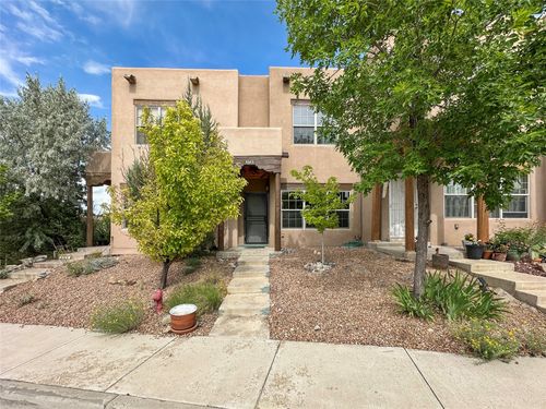4643 Camino Cuervo, Santa Fe, NM, 87507-4618 | Card Image
