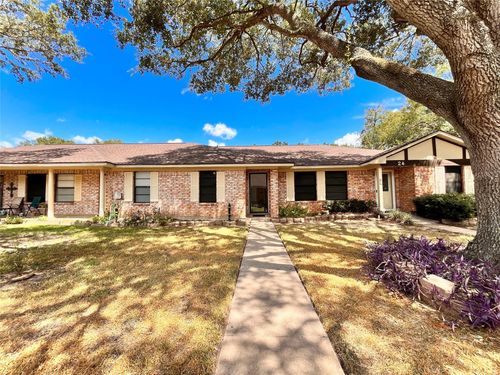 23-2100 Austin St, Bay City, TX, 77414-7267 | Card Image