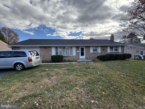 1140 Cedar Crest Dr, Lebanon, PA, 17046-8232 | Card Image