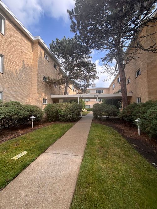 ga-1122 Greenleaf Ave, Wilmette, IL, 60091-2740 | Card Image