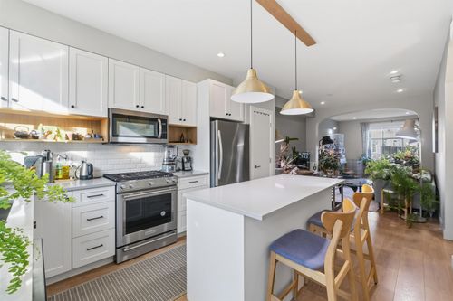 78-27735 Roundhouse Dr, Abbotsford, BC, V4X0B9 | Card Image