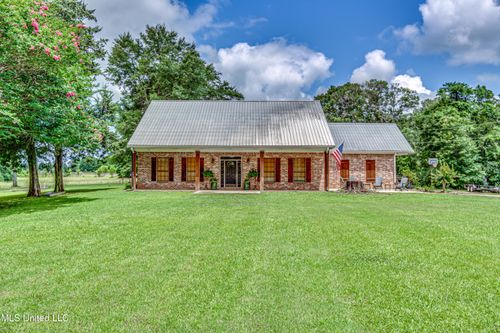 4661 Wildwood Rd, Benton, MS, 39039-8342 | Card Image