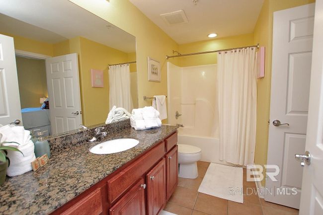 APT-402 - 1010 W Beach Blvd, Condo with 2 bedrooms, 2 bathrooms and null parking in Gulf Shores AL | Image 17