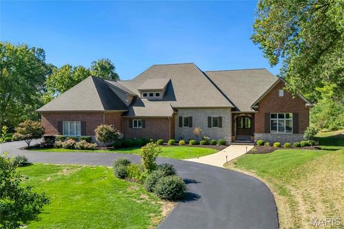 15 Ladue Mdws, Creve Coeur, MO, 63141-7557 | Card Image