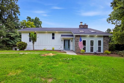 8804 Point South Lane, Chattanooga, TN, 37421 | Card Image
