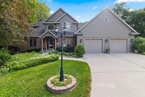 1035 Coprinus Court, HOWARD, WI, 54313 | Card Image