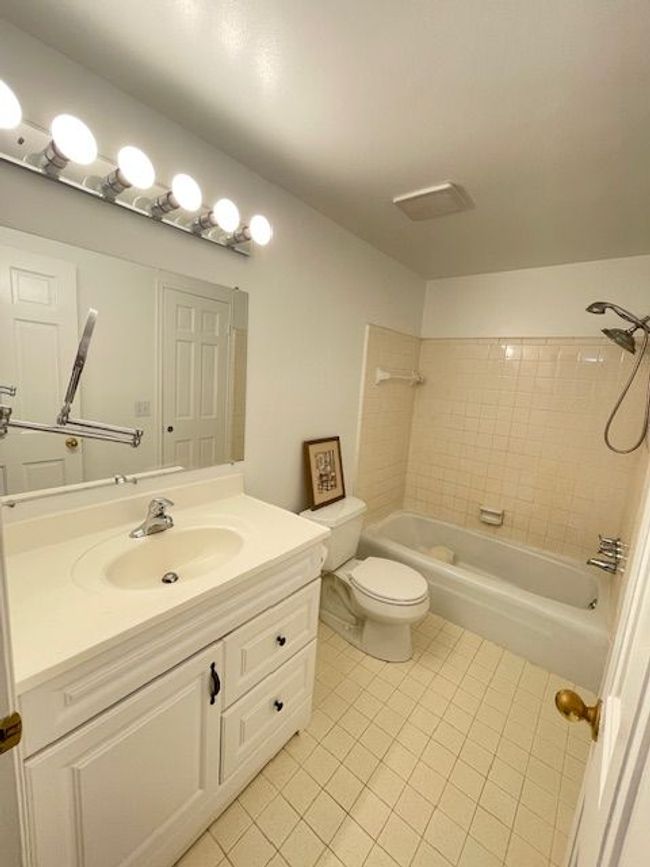 37310 Glenbrook Dr, Condo with 3 bedrooms, 2 bathrooms and null parking in Clinton Twp MI | Image 26