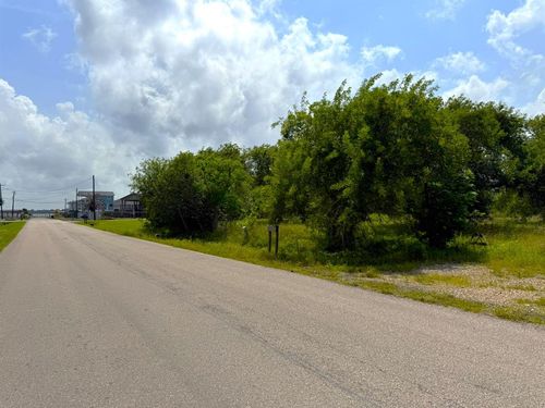1438 24th St, San Leon, TX, 77539-9700 | Card Image