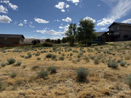 403 Little Lake Rd, Maupin, OR, 97037 | Card Image