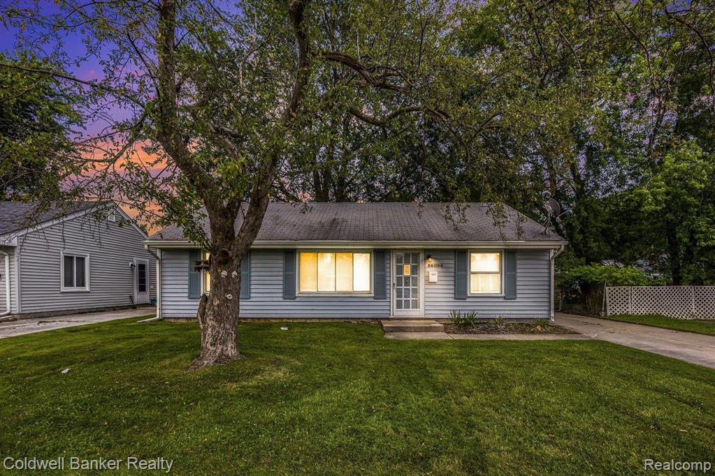 Arlington St, Roseville, MI 48066